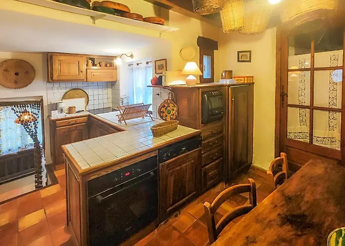 Cozy In With Kitchen Olargues